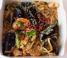 Wok с морепродуктами