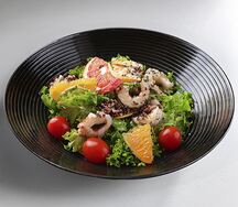 Салат с цитрусами, киноа