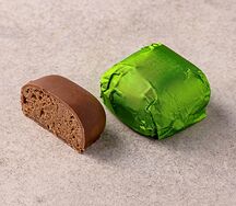 Конфета пралине с семенами конопли