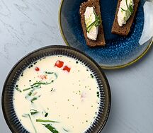 Сливочная уха и бутерброд с тунцом