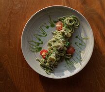 Паста Fettuccine в соусе песто с креветками