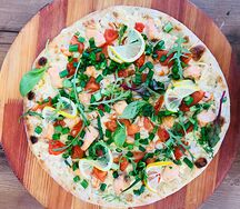 Морской бриз с семгой и креветками