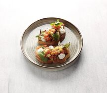 Брускетта с тунцом