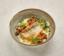 Судак с картофельным кремом и грибным миксом