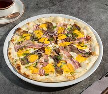 С языком и беконом