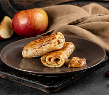 Блинчики с яблоком и корицей