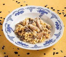 Паста с курицей и грибами