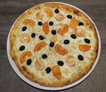 Пицца с креветками