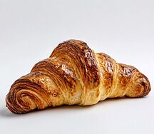 Круассан с шоколадной начинкой