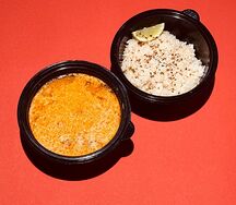 Том ям с креветкой и кальмаром 