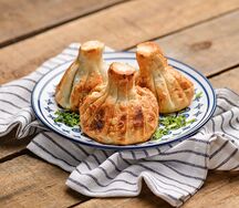 Жареные хинкали с бараниной и зеленью 