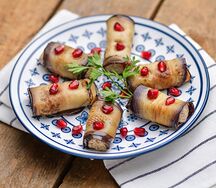 Рулетики из баклажан