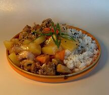 Курица с ананасами и рисом