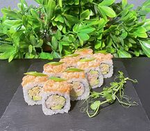 Ролл с лососем и снежным крабом