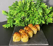 Запеченный с курицей и крабом в чипсах