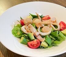 Салат с гребешком