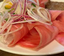 Строганина из тунца