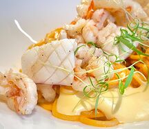 Паста с креветками и кальмаром