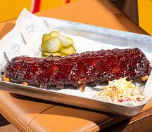 Ребра свиные с ягодной глазурью BBQ 