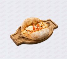 Хачапури по-аджарски с курицей и помидором