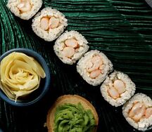 Маки с креветкой