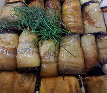 Рулетики из баклажанов с творожной начинкой 