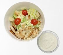 Салат Цезарь с курицей
