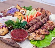 Ассорти шашлыков (на 4-5 человек) 