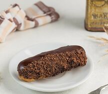 Эклер с заварным кремом