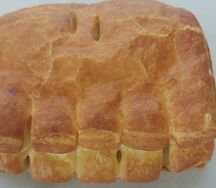 Слойка с белой рыбой, сыром и шпинатом