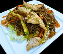 Wok с курицей и овощами