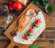 Куриное филе, запеченное со шпинатом