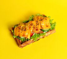 Бельгийская вафля с сочной курочкой в соусе терияки