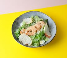 Салат Цезарь с креветками