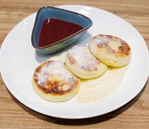 Сырники с вишневым муссом