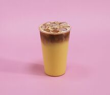 Айс Капучино банановый бисквит с клубникой M