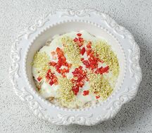 Овсяная сливочно-ванильная каша с клубникой