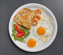 Глазунья с креветкой