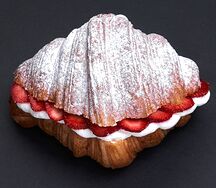 Круассан с Клубникой