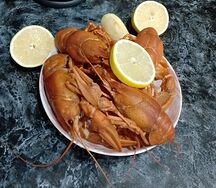 Средние варёные раки с лимончиком и укропом