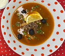 Солянка сборная мясная со сметаной