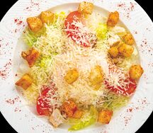Салат Цезарь с курицей