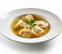 Пельмени с бульоном