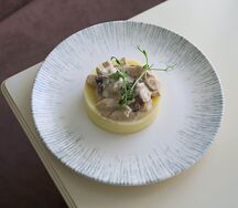 Фрикасе из куриного филе с шампиньонами и картофельным пюре