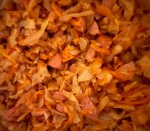 Капуста, тушенная с сосисками