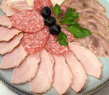 Мясные деликатесы