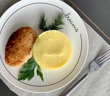 Котлета куриная с гарниром на выбор