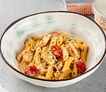 Пенне с цыплёнком и песто