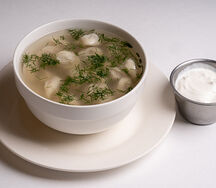 Пельмени с бульоном