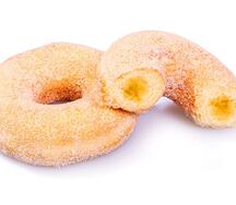 Донат с яблоком и корицей
